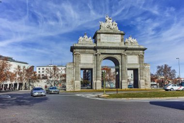Madrid, İspanya - 23 Ocak 2018: görünüm Puerta de Toledo şehir Madrid, İspanya, Amazing