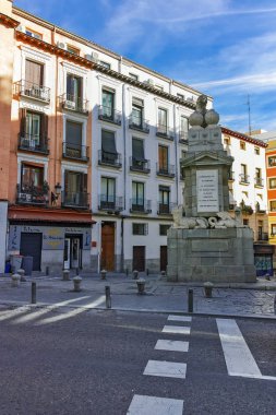 Madrid, İspanya - 23 Ocak 2018: Madrid City of Madrid,İspanya'daki Fernando Vii anıtının muhteşem manzarası