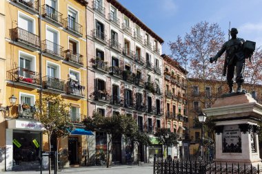 Madrid, İspanya - 23 Ocak 2018: Eloy Gonzalo anıt görünümünü şaşırtıcı Cascorro kahraman şehir Madrid, İspanya