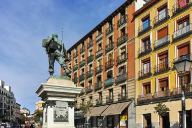 Madrid, İspanya - 23 Ocak 2018: Eloy Gonzalo anıt görünümünü şaşırtıcı Cascorro kahraman şehir Madrid, İspanya