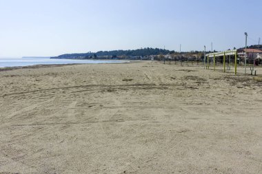 NEA POTEIDAIA, GREECE - 31 Mart 2019: Nea Poteidaia kıyılarından Panorama, Kassandra, Chalkidiki, Orta Makedonya, Yunanistan