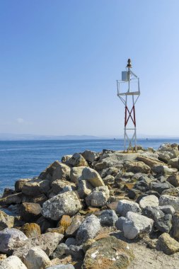 NEA POTEIDAIA, GREECE - 31 Mart 2019: Nea Poteidaia kıyılarından Panorama, Kassandra, Chalkidiki, Orta Makedonya, Yunanistan