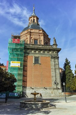 Madrid, İspanya - 23 Ocak 2018: St Andrew Kilisesi Madrid şehir, İspanya görünümünü şaşırtıcı