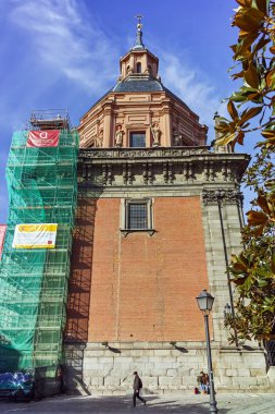 Madrid, İspanya - 23 Ocak 2018: St Andrew Kilisesi Madrid şehir, İspanya görünümünü şaşırtıcı