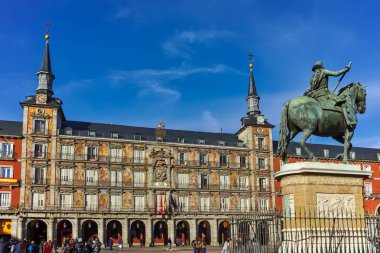 Madrid, İspanya - 23 Ocak 2018: Madrid şehrinde Plaza Mayor'Un panoramik görünümü, İspanya