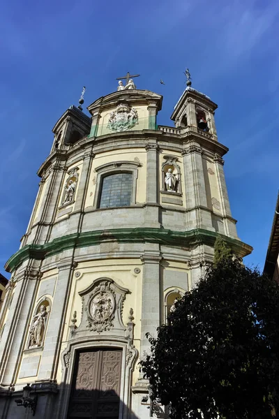 Madrid, İspanya - 23 Ocak 2018: Basilica San Miguel Madrid şehir, İspanya görünümünü şaşırtıcı