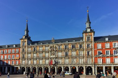 Madrid, İspanya - 23 Ocak 2018: Madrid şehrinde Plaza Mayor'da Eski Bina, İspanya