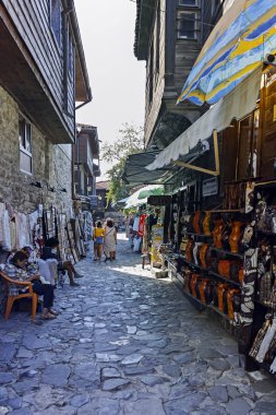 Nessebar, Bulgaristan - 12 Ağustos 2018: Tipik sokak eski kasaba Nessebar, Burgaz bölge, Bulgaristan