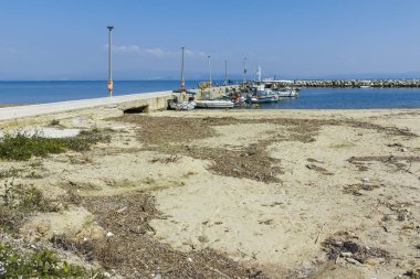 NEA FOKEA, KASSANDRA, GREECE - 31 Mart 2019: Nea Fokea kasabası Panorama, Kassandra, Chalkidiki, Orta Makedonya, Yunanistan