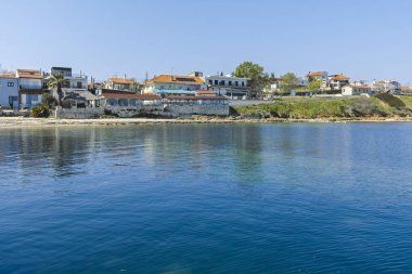 NEA FOKEA, KASSANDRA, GREECE - 31 Mart 2019: Nea Fokea kasabası Panorama, Kassandra, Chalkidiki, Orta Makedonya, Yunanistan