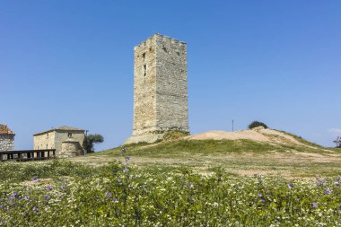 Nea Fokea kasabasında Bizans Kulesi, Kassandra, Chalkidiki, Orta Makedonya, Yunanistan