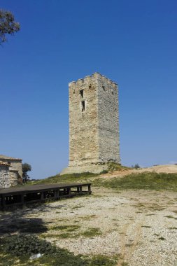 Nea Fokea kasabasında Bizans Kulesi, Kassandra, Chalkidiki, Orta Makedonya, Yunanistan