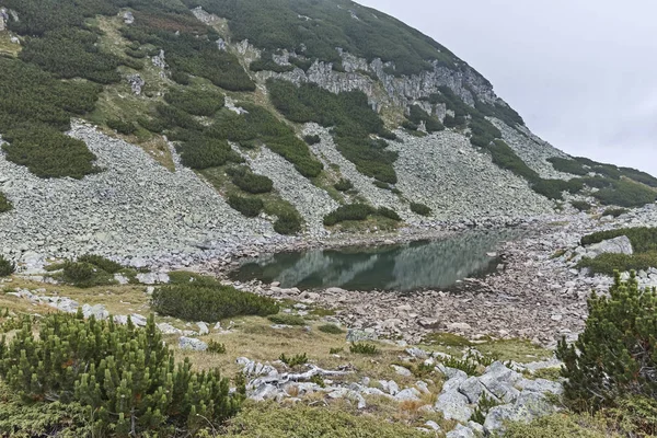 Paisagem Com Nevoeiro Sobre Lagos Musalenski Montanha Rila Bulgária — Fotografia de Stock