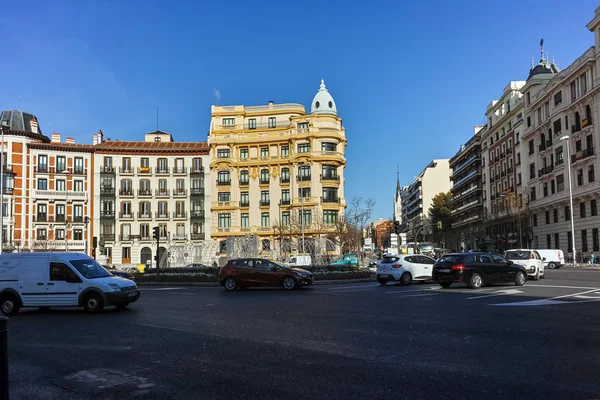 Madrid Hiszpania Stycznia 2018 Fasada Typowych Budynków Ulic Madrycie Hiszpania — Zdjęcie stockowe