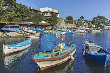 Nessebar Limanı ve eski şehir tekne, Bulgaristan