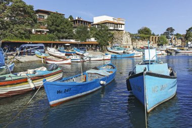 Nessebar Limanı ve eski şehir tekne, Bulgaristan