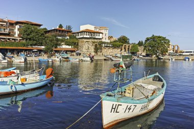 Nessebar Limanı ve eski şehir tekne, Bulgaristan