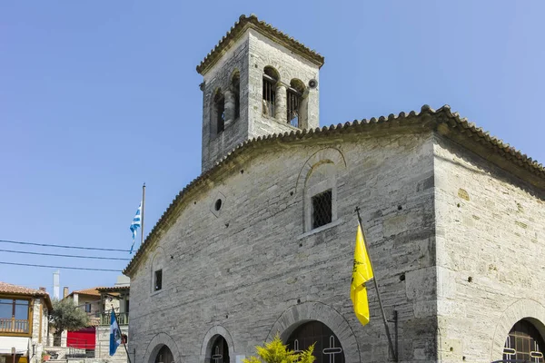 Iglesia ortodoxa en la ciudad de Afytos, Chalkidiki, Grecia —  Fotos de Stock