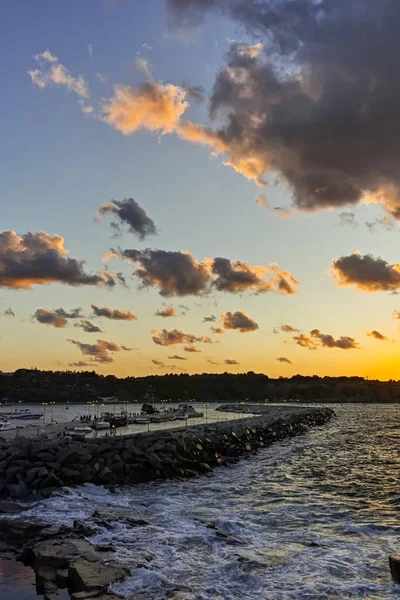 チェルノモレツの海岸線の夕日の風景, ブルガリア — ストック写真