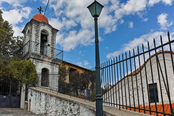 Xanthi eski kasabasında sokak ve eski ev, Yunanistan — Stok fotoğraf