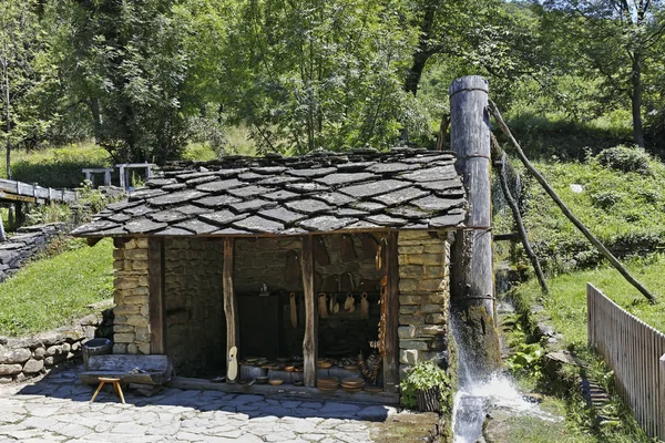 Architektonischer ethnographischer Komplex etar, bulgaria — Stockfoto