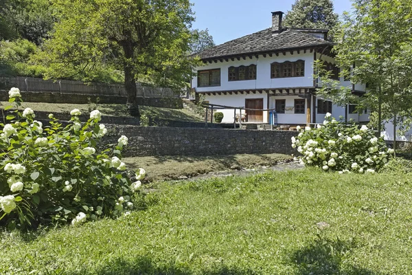 Architektoniczne etnograficzne etar złożonych, Bułgaria — Zdjęcie stockowe