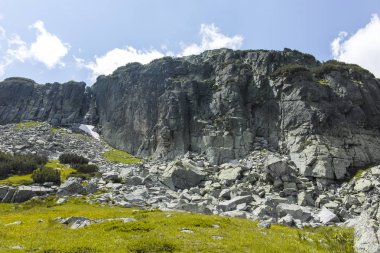 Malyovitsa kulübesinden Korkunç Göl,Rila Dağı, Bulgari'ye kadar iz