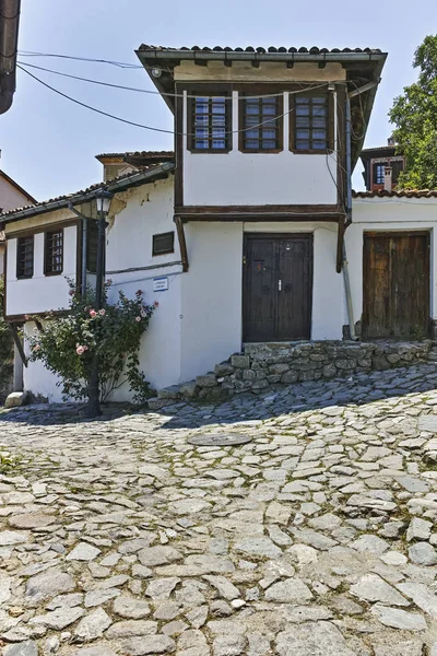 Casas del siglo XIX en el casco antiguo de la ciudad de Plovdiv, Bulgar — Foto de Stock