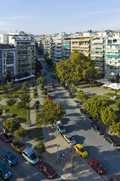 Panorama van de witte toren naar de stad Thessaloniki, Griekenland — Stockfoto