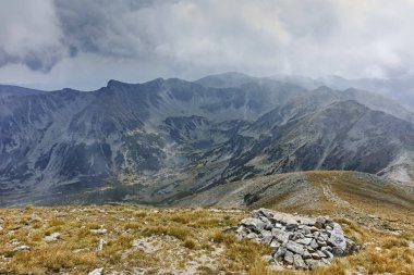 Musala zirvesinden panoramik manzara, Rila dağı, Bulgaristan