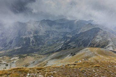 Musala zirvesinden panoramik manzara, Rila dağı, Bulgaristan