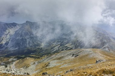 Musala zirvesinden panoramik manzara, Rila dağı, Bulgaristan