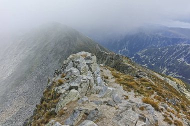 Musala zirvesinden panoramik manzara, Rila dağı, Bulgaristan
