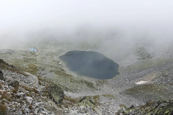 Lago Ledenoto (Hielo) cerca del Pico Musala, Montaña Rila, Bulgaria — Foto de Stock