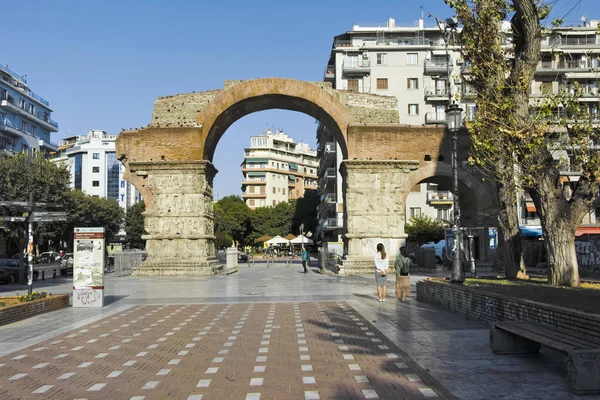 Arco romano de Galerio en la ciudad de Tesalónica, Grecia — Foto de Stock