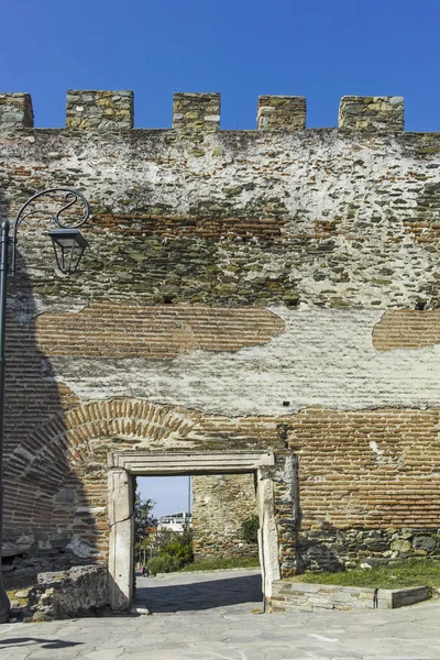 Oude vestingwerken in Thessaloniki, Griekenland — Stockfoto