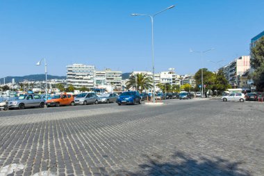 KAVALA, GREECE - 22 Haziran 2019: Kavala, Doğu Makedonya ve Trakya kıyı şeridinin panoramik manzarası, Yunanistan