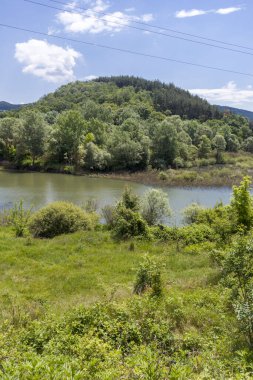 Topolnitsa Rezervuarı 'nın muhteşem manzarası, Sredna Gora Dağı, Bulgaristan