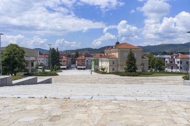PANAGYURISHTE, BULGARIA - 30 Mayıs 2020: Bulgaristan 'ın Pazardzhik Bölgesi' nin Panagyurishte kentinin panoramik manzarası