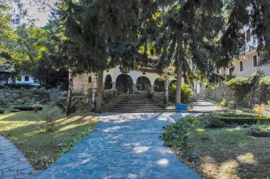 Dragalentsi Manastırı, Bulgaristan - 3 Eylül 2019: Bulgaristan 'ın Vitosha Dağı' ndaki Ortodoks Dragalevtsi Manastırı