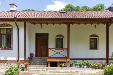 Bulgaristan 'ın başkenti Sofya' daki Lyulin Dağı 'ndaki Kutsal Üçlü Manastırı' na adanmış Ortodoks Divotino Manastırı