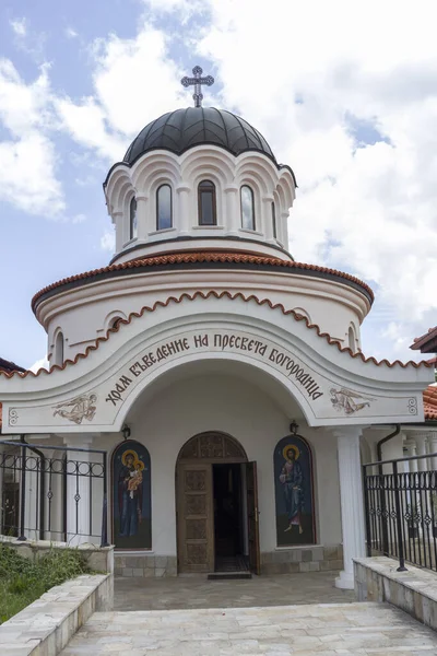ブルガリア クリスラ2020年6月7日ブルガリア ソフィア市リューリン山の聖パラチェバ修道院 — ストック写真