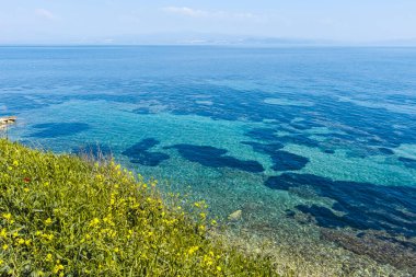 NEA FOKEA, KASSANDRA, GREECE - 31 Mart 2019: Nea Fokea, Kassandra, Chalkidiki, Orta Makedonya, Yunanistan kıyı şeridi