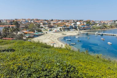 NEA FOKEA, KASSANDRA, GREECE - 31 Mart 2019: Nea Fokea kasabası Panorama, Kassandra, Chalkidiki, Orta Makedonya, Yunanistan