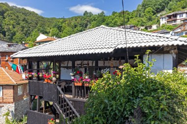 19. yüzyıldan kalma otantik evleri olan Delchevo köyü, Blagoevgrad bölgesi, Bulgaristan