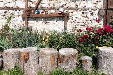 19. yüzyıldan kalma otantik evleri olan Delchevo köyü, Blagoevgrad bölgesi, Bulgaristan