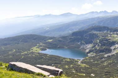 The Lower Lake, Rila Mountain, The Seven Rila Lakes, Bulgaristan 'ın panoramik manzarası