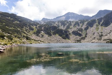 Bulgaristan 'ın Pirin Dağı ve Banderitsa Gölü' nün muhteşem manzarası