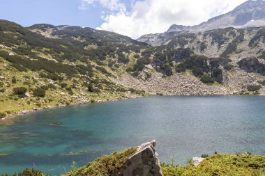 Bulgaristan 'ın Pirin Dağı ve Banderitsa Gölü' nün muhteşem manzarası