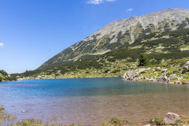 Bulgaristan 'ın Pirin Dağı ve Banderitsa Gölü' nün muhteşem manzarası